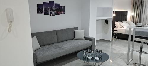 Ruang duduk di KM LUXURY APART DOWNTOWN