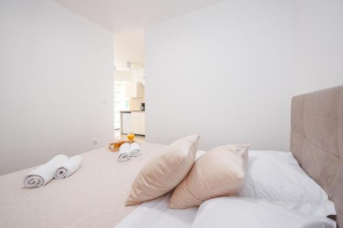 Lota - Deluxe studio apartment from Noa's Garden