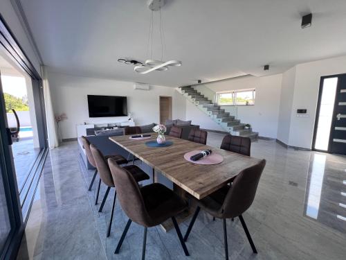 Villa H