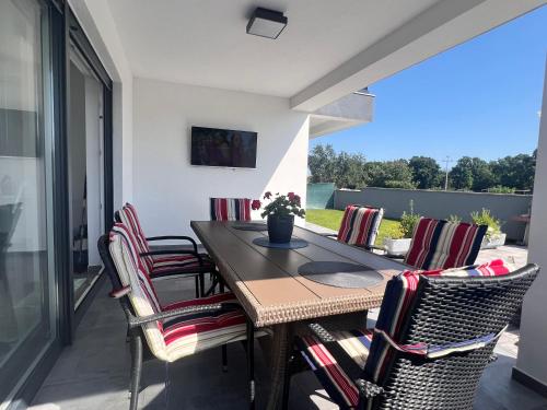 Villa H