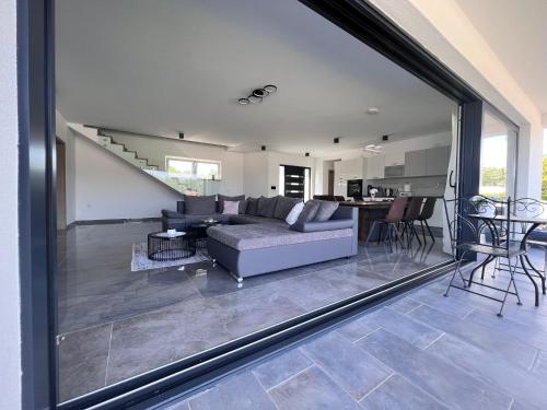 Villa H
