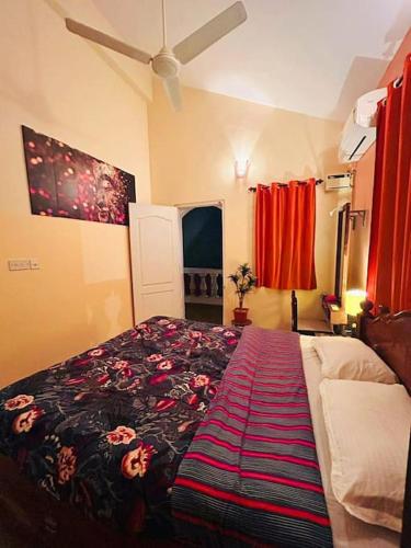 Letto o letti in una camera di Reev's Homestay: Luxury 2 Bedroom apartment