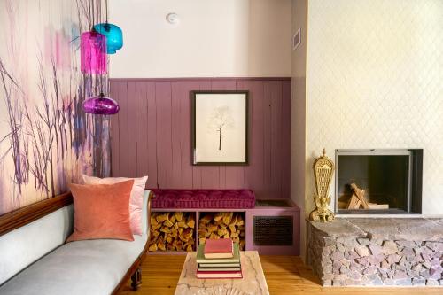 Billede fra billedgalleriet på Designer Farmhouse -Hot Tub -Sunset Porch -Firepit i Roxbury