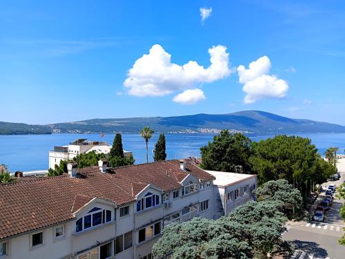 Billede fra billedgalleriet på Tivat Center SeaView Apartment i Tivat