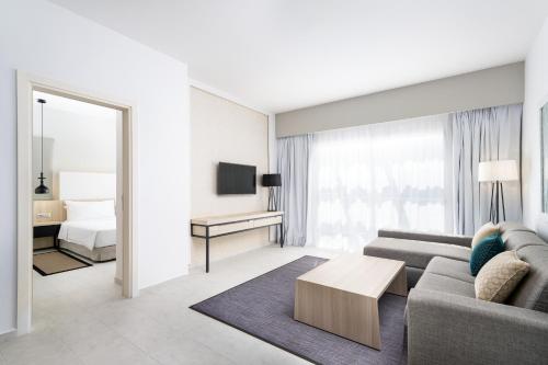 Télévision ou salle de divertissement dans l'établissement Radisson Blu Residences, Saidia