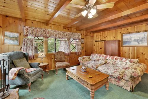 Setusvæði á 2295-Cozy Bear Cabin chalet
