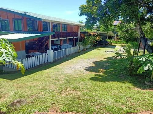Сад в Kampung B&B Homestay