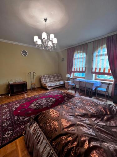 Ένα ή περισσότερα κρεβάτια σε δωμάτιο στο Spacious rooms in peaceful Jelgava area