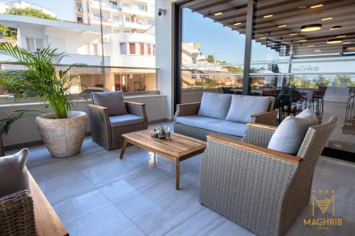 Posezení v ubytování Maghrib Hotel