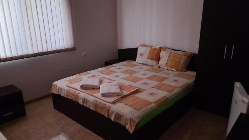 Katil atau katil-katil dalam bilik di Запряновата къща