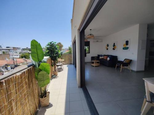 New Luxury 2BR+Balcony+Parking