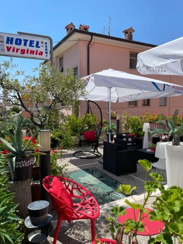 Vonkajšia záhrada v ubytovaní Hotel Virginia