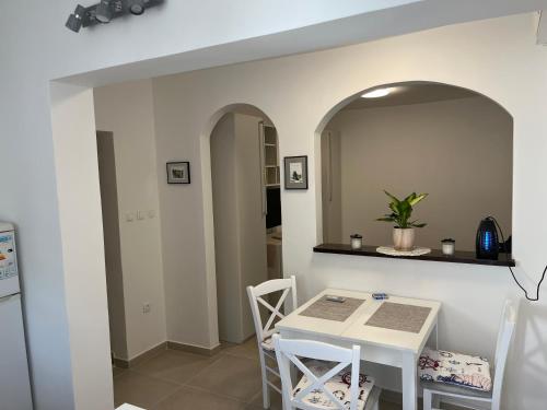 Cozy Apartment with Free Parking near Verudela Beaches & Marina - ANGELS ANNA