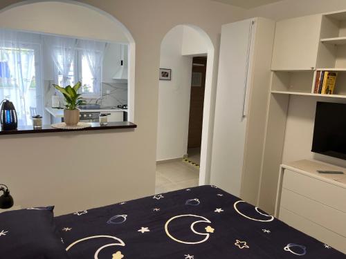 Cozy Apartment with Free Parking near Verudela Beaches & Marina - ANGELS ANNA