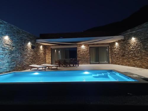 Gallery image of Gray and Blue in Andros