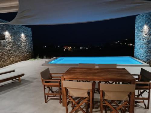 Gallery image of Gray and Blue in Andros