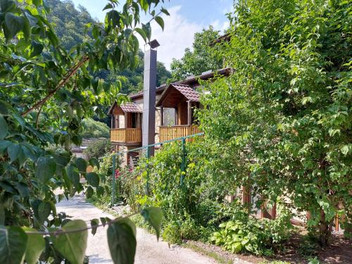 Φωτογραφία από το άλμπουμ του VAN Guesthouse σε Dilijan