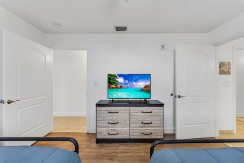2BR condo minutes to Disney Springs photo 15