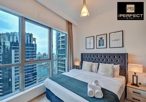 Modern Apartment By Your Perfect Stay Short Lets with balcony and MARINA VIEWS