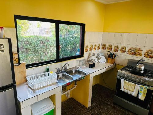 Dapur atau dapur kecil di Bungalow Cirujano