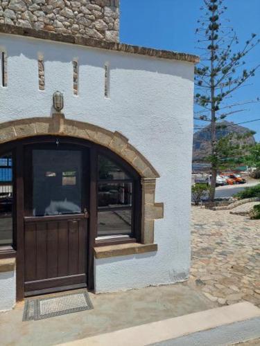 Gallery image of Belessi's Mansion in Monemvasia