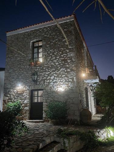 Gallery image of Belessi's Mansion in Monemvasia