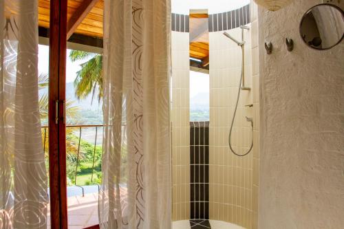 A bathroom at Bougainvillea Retreat