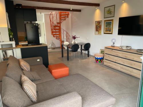 DUPLEX 88 Apartment