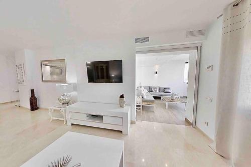 Estepona Puerto Ideal Location