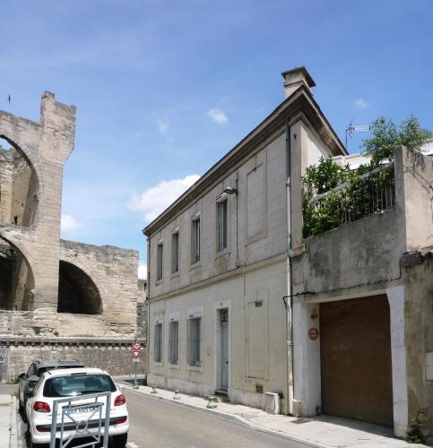 Appartement Avignon centre intra muros Cour extérieure Parking privé gratuit