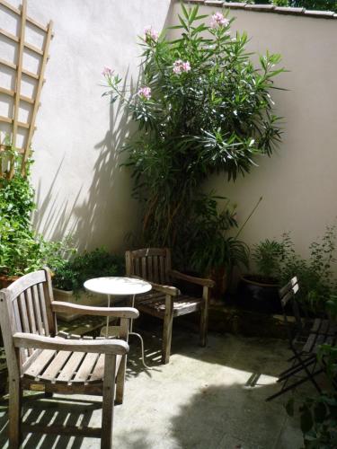 Appartement Avignon centre intra muros Cour extérieure Parking privé gratuit