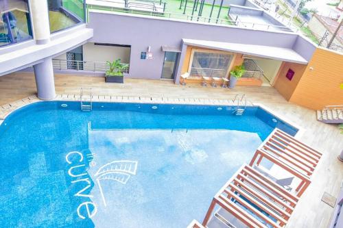 Swimmingpoolen hos eller tæt på Zuri Residence