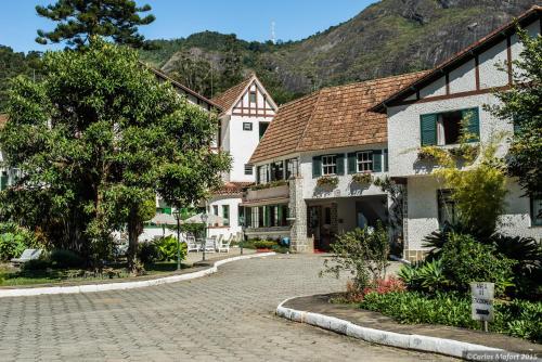 Pemandangan gunung umum atau pemandangan gunung yang diambil dari hotel