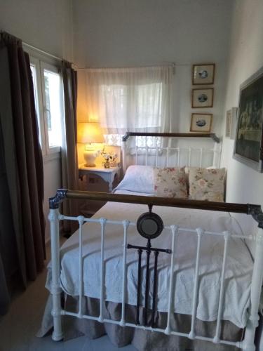 a bedroom with a bunk bed in a room at Marathon agios panteleimon attiki Greece in Panayía Mesosporítissa