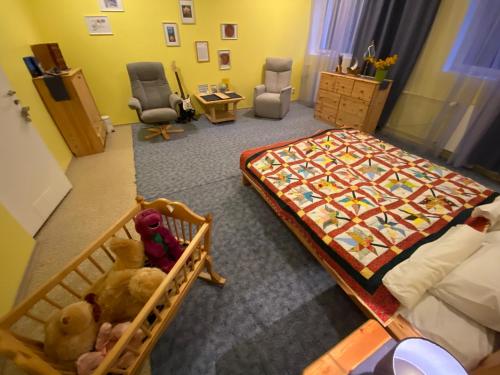 Säng eller sängar i ett rum på Torgu Royal Guesthouse