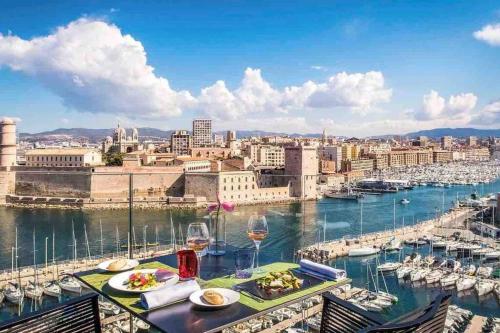 Super T2 au Vieux Port Climatisé