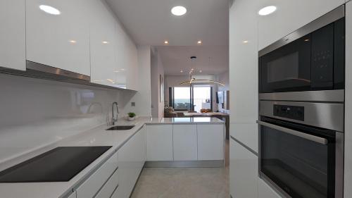 SUNSET CLIFFS stylish apartment photo 10