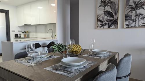 SUNSET CLIFFS stylish apartment photo 9