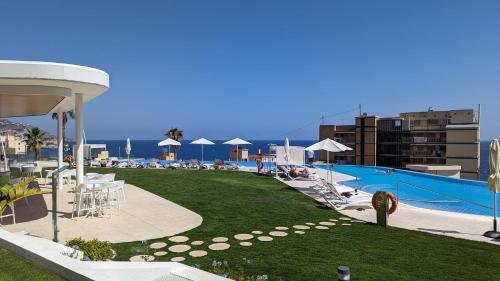 SUNSET CLIFFS stylish apartment photo 30