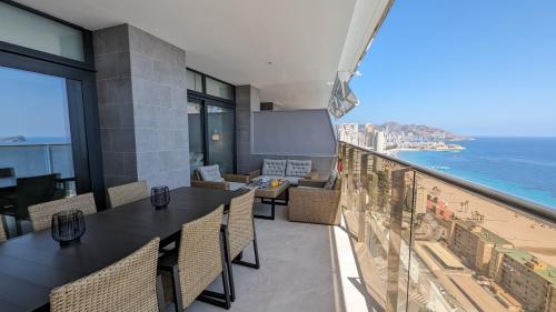 SUNSET CLIFFS stylish apartment photo 23