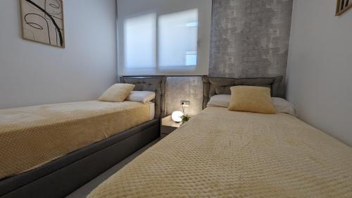 SUNSET CLIFFS stylish apartment photo 16