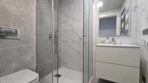 SUNSET CLIFFS stylish apartment photo 19