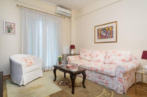 Svetainės erdvė apgyvendinimo įstaigoje Top-Rated 1-Bedroom Apartment in the Heart of Athens