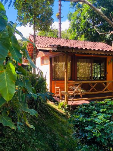 Taman di luar Pousada chalés Binitz