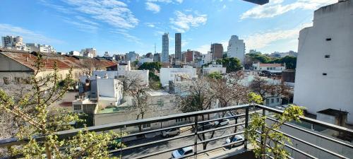 desde un balcón con vistas al perfil urbano en Del Barco, Caballito, P. 5° Vista Panorámica en Buenos Aires
