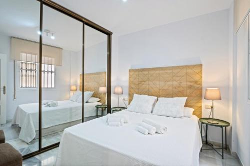 Cozy Cathedral Apartment in Málaga