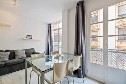 Cozy Cathedral Apartment in Málaga