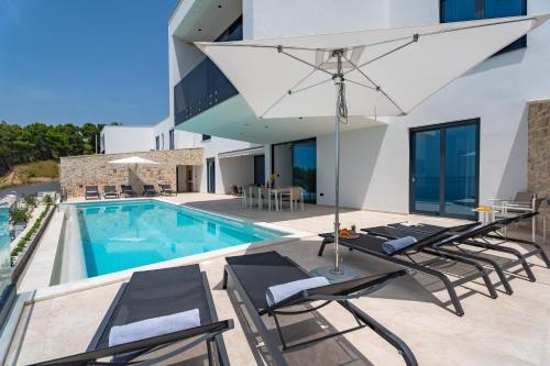 Villa Loma, Brzet, Omiš
