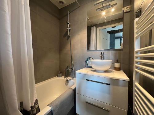 Ένα μπάνιο στο Maison privée - Centre Montigny