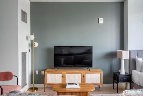 Pioneer Square studio w lounge gym nr bay SEA-587_2